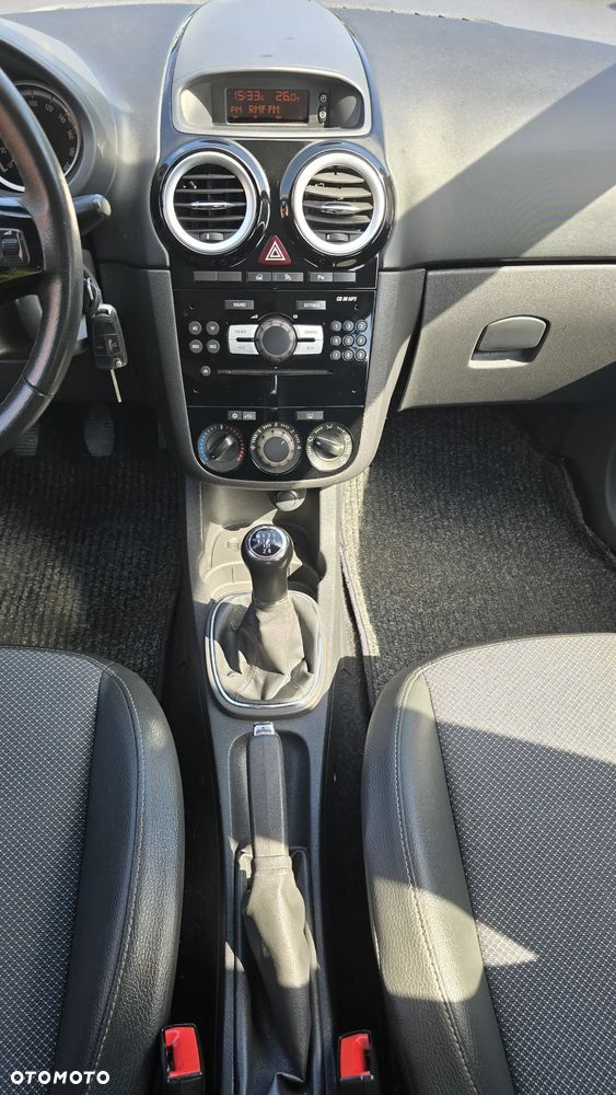 Opel Corsa 1.4 16V Innovation - 12