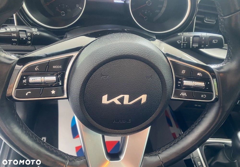 Kia Ceed - 16