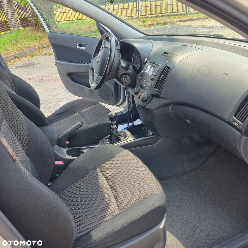 Hyundai i30 1.6 CRDi Comfort - 11