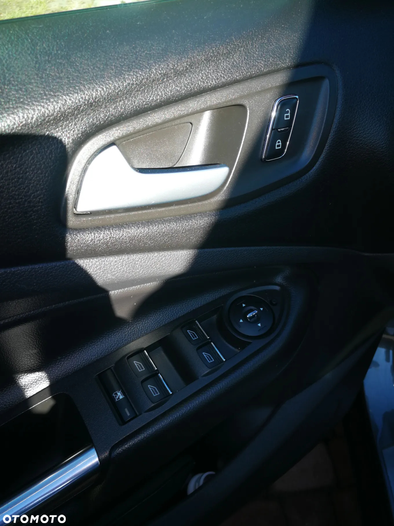 Ford Kuga 1.6 EcoBoost 2x4 SYNC - 18