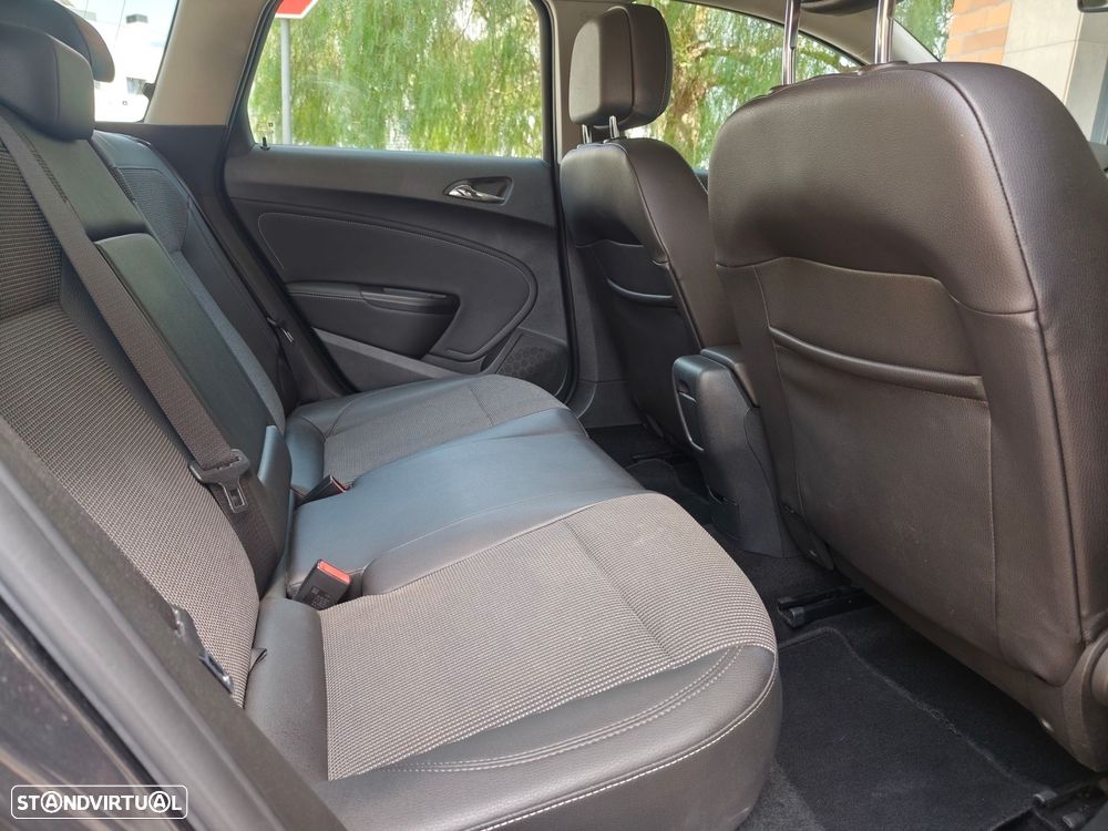 Opel Astra Sports Tourer 1.7 CDTi Executive S/S - 17