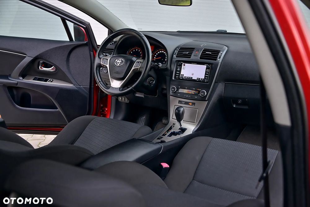 Toyota Avensis 1.8 Premium EU5 MS - 30