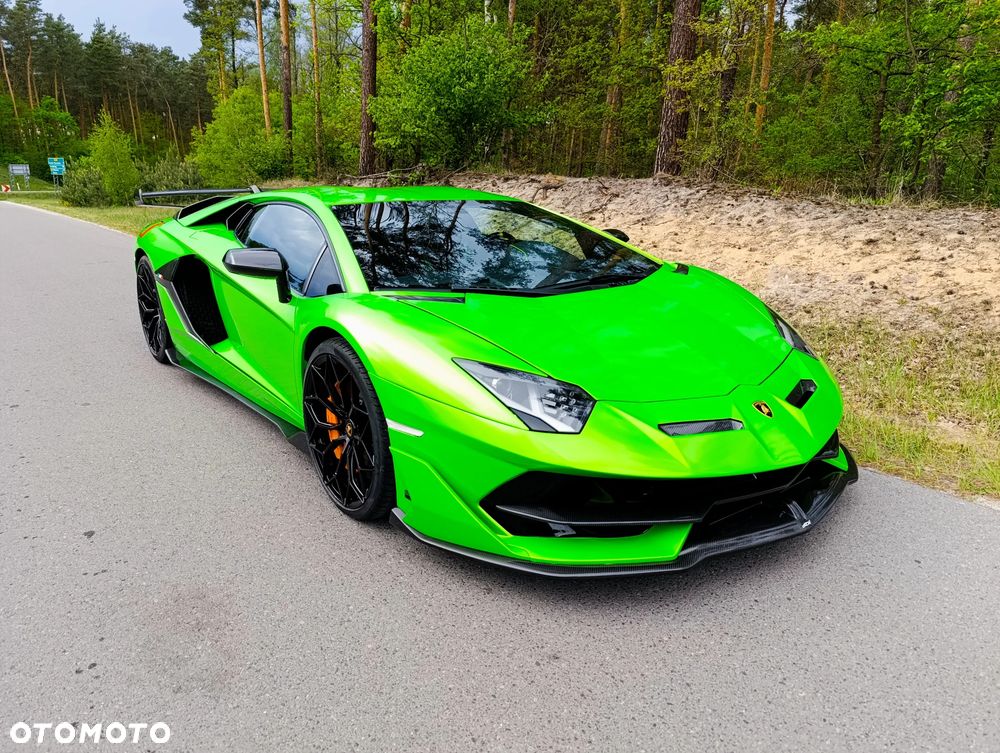 Lamborghini Aventador - 24