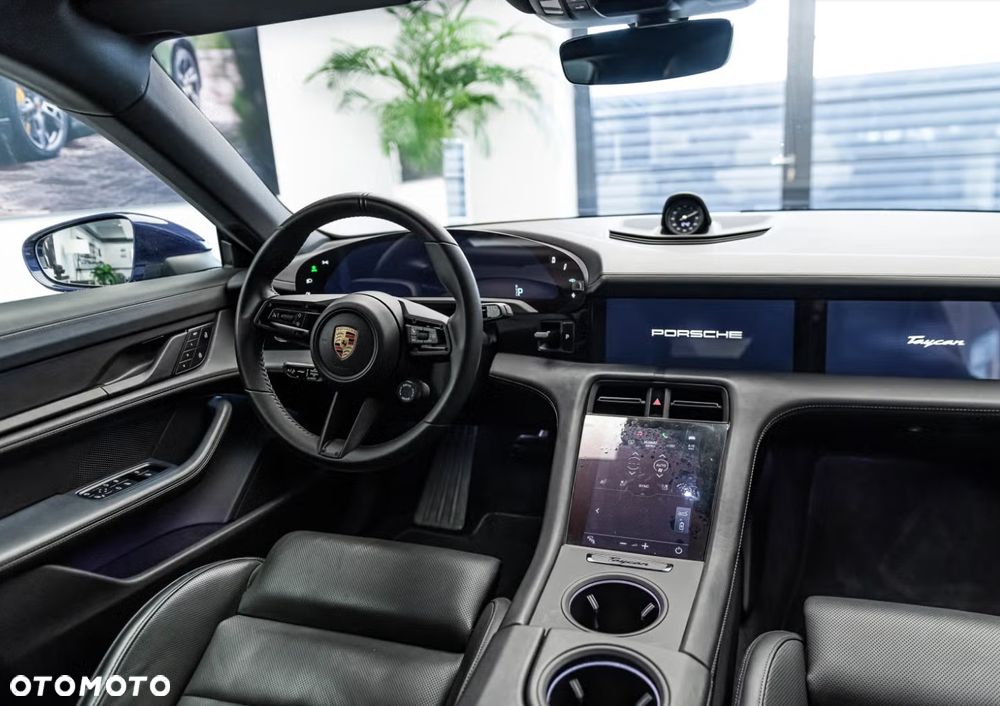 Porsche Taycan - 15