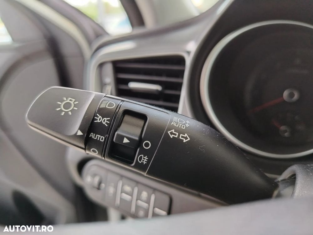 Kia XCeed 1.5 T-GDI 7DCT City - 19