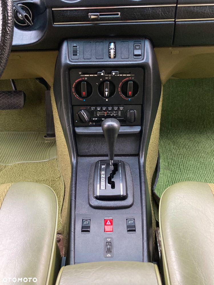 Mercedes-Benz W123 - 15