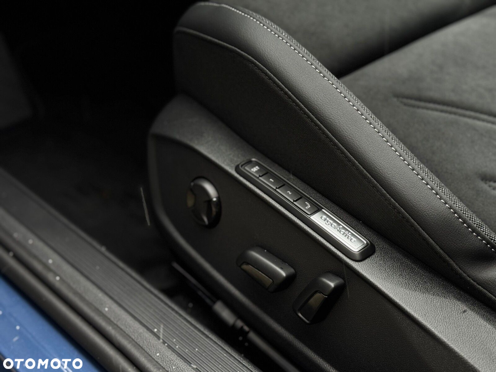 Volkswagen Golf - 22