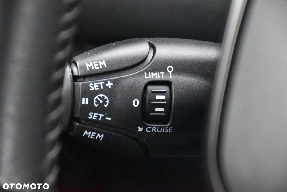 Peugeot 2008 BlueHDi 100 STOP & START Active - 19