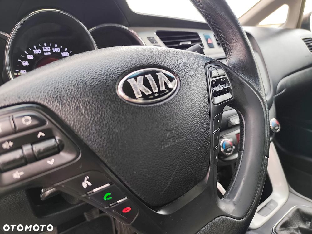 Kia Ceed 1.6 CRDi 128 Fifa World Cup Edition - 30