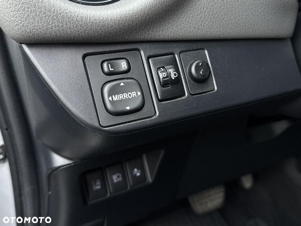 Toyota Yaris Hybrid 100 Premium EU6 - 28