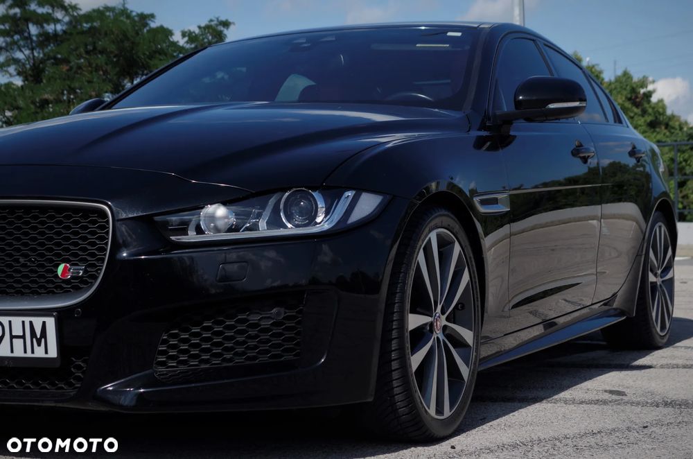 Jaguar XE S - 4