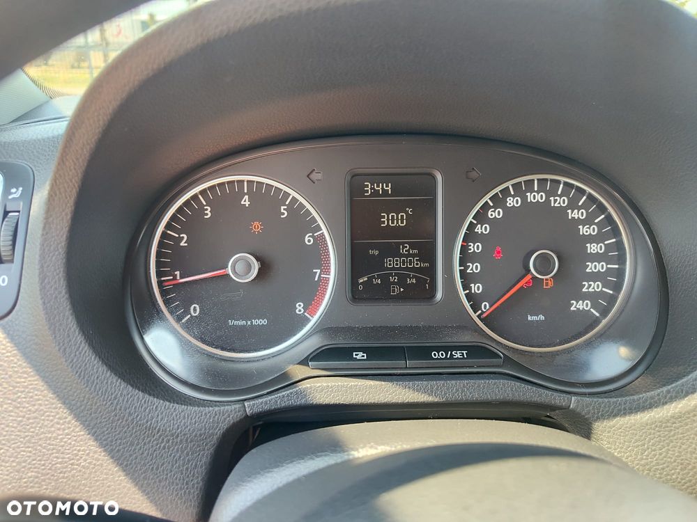 Volkswagen Polo - 14