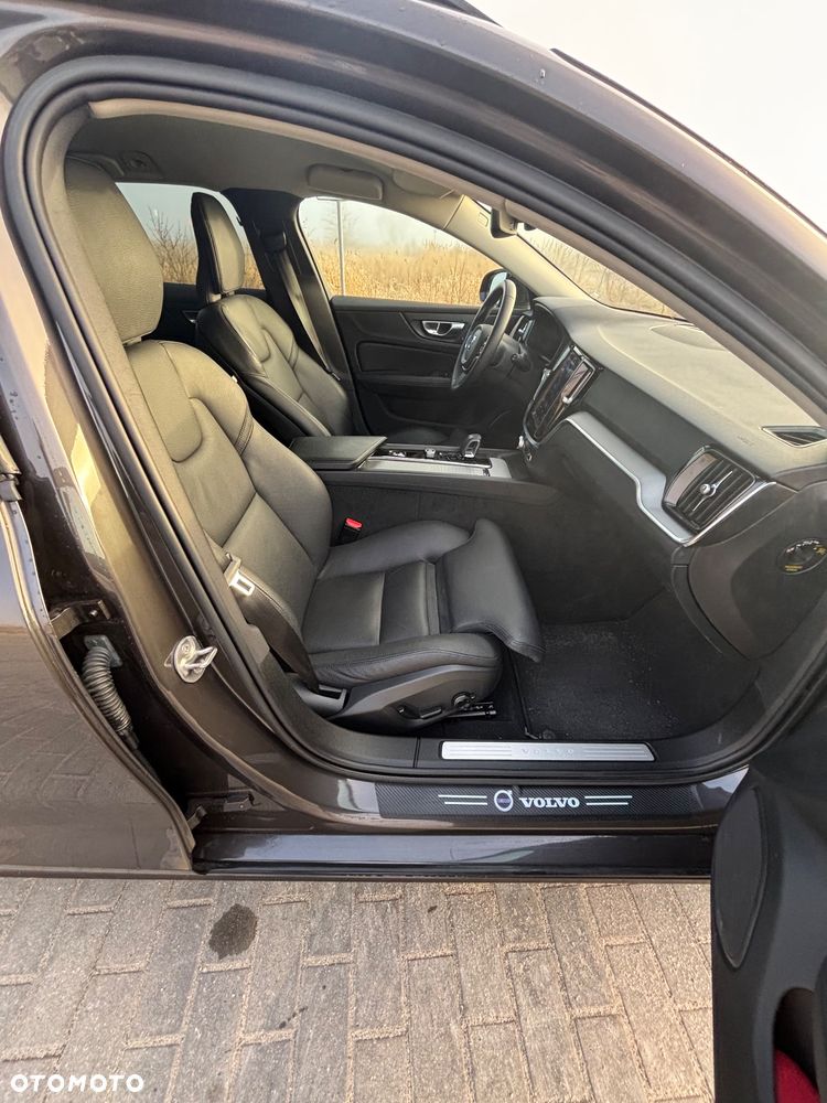 Volvo V60 B4 B Plus Dark - 6