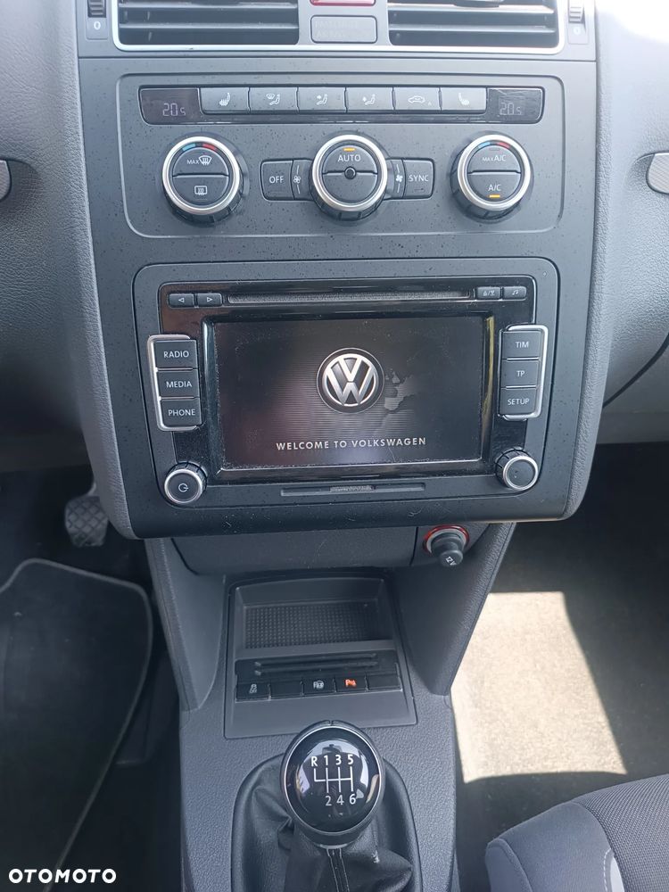 Volkswagen Touran - 17