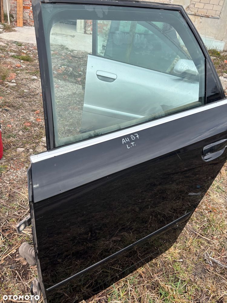 Drzwi lewy tył   Audi A4 B7