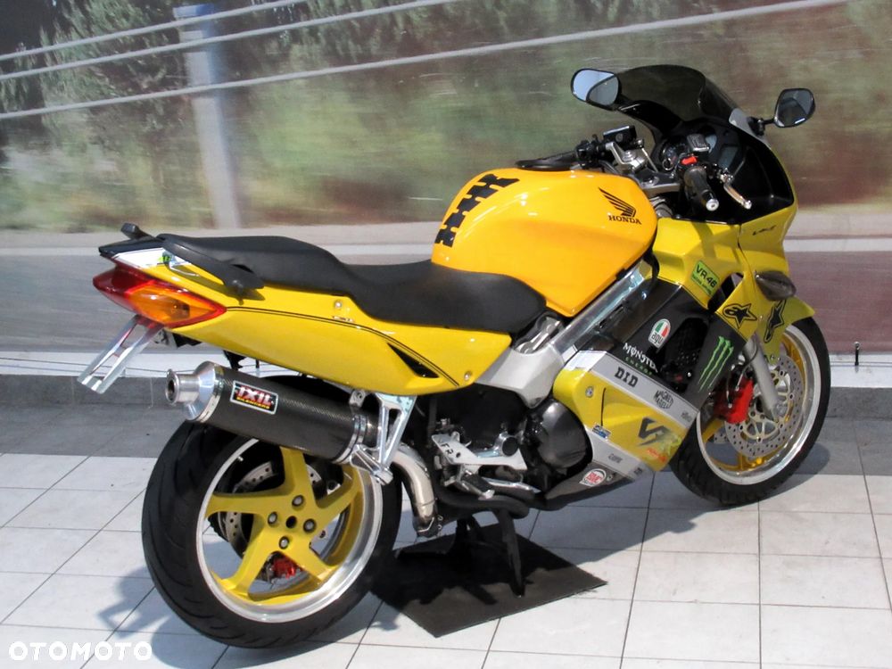 Honda VFR - 7