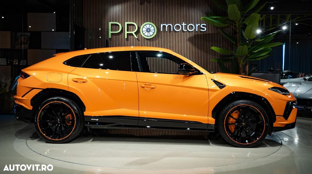 Lamborghini URUS - 8