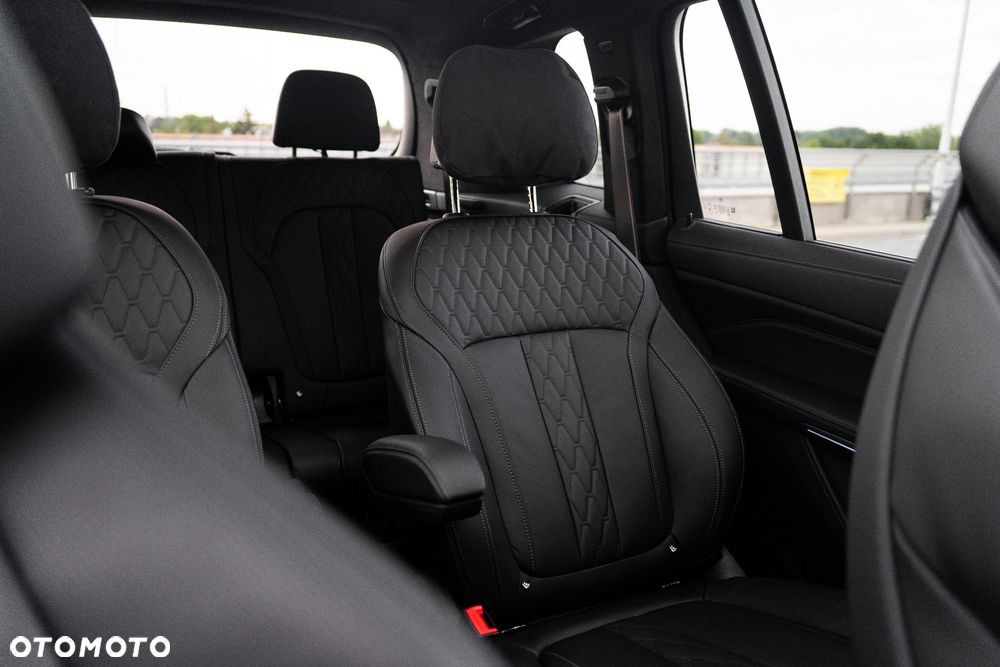 BMW X7 M60i xDrive mHEV M Sport Edition sport - 30