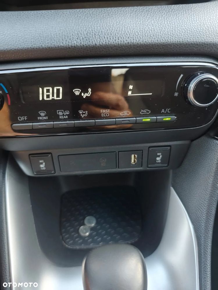 Toyota Yaris Hybrid 1.5 Comfort - 14