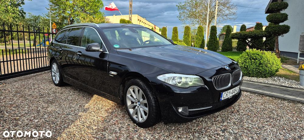 BMW Seria 5 525d xDrive Luxury Line - 9