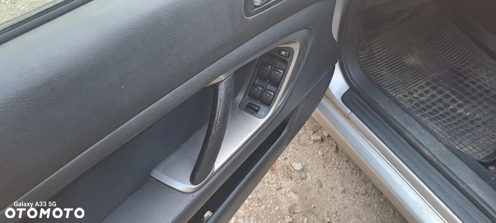Subaru Legacy 2.0R GL - 9