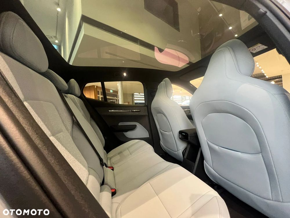 Volvo EX30 Twin Motor Performance AWD Black Edition Ultra - 1