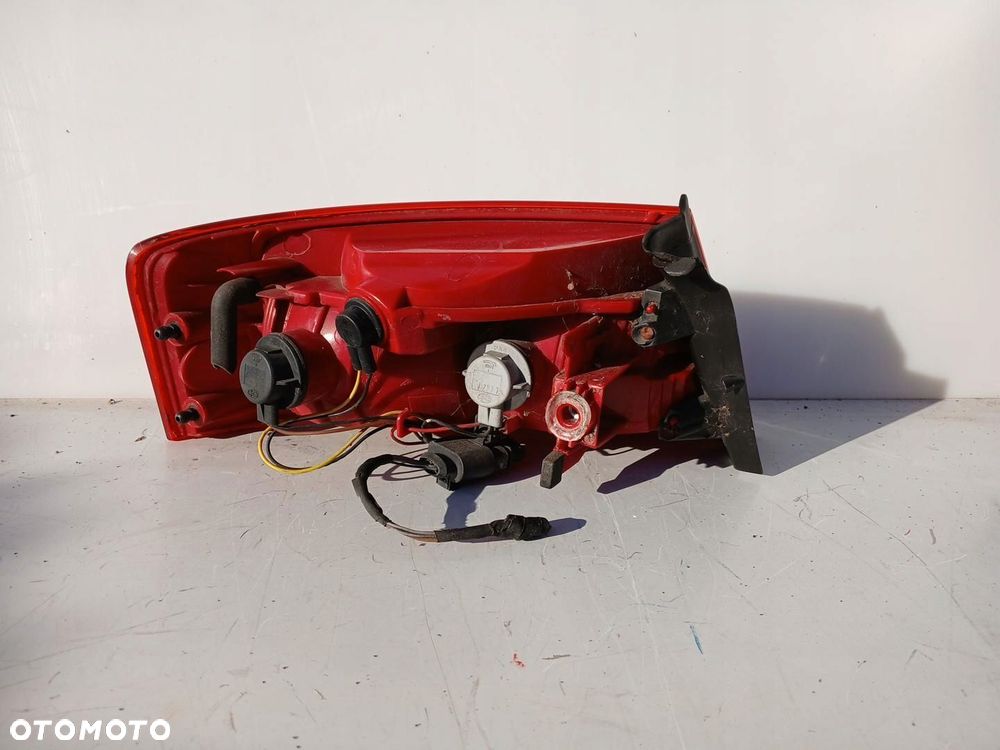 LAMPA TYŁ TYLNA PRAWA AUDI A5 COUPE CABRIO 8T0945096 - 2