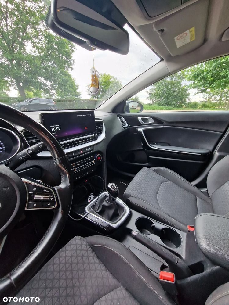 Kia Ceed 1.6 CRDi mHEV M - 7