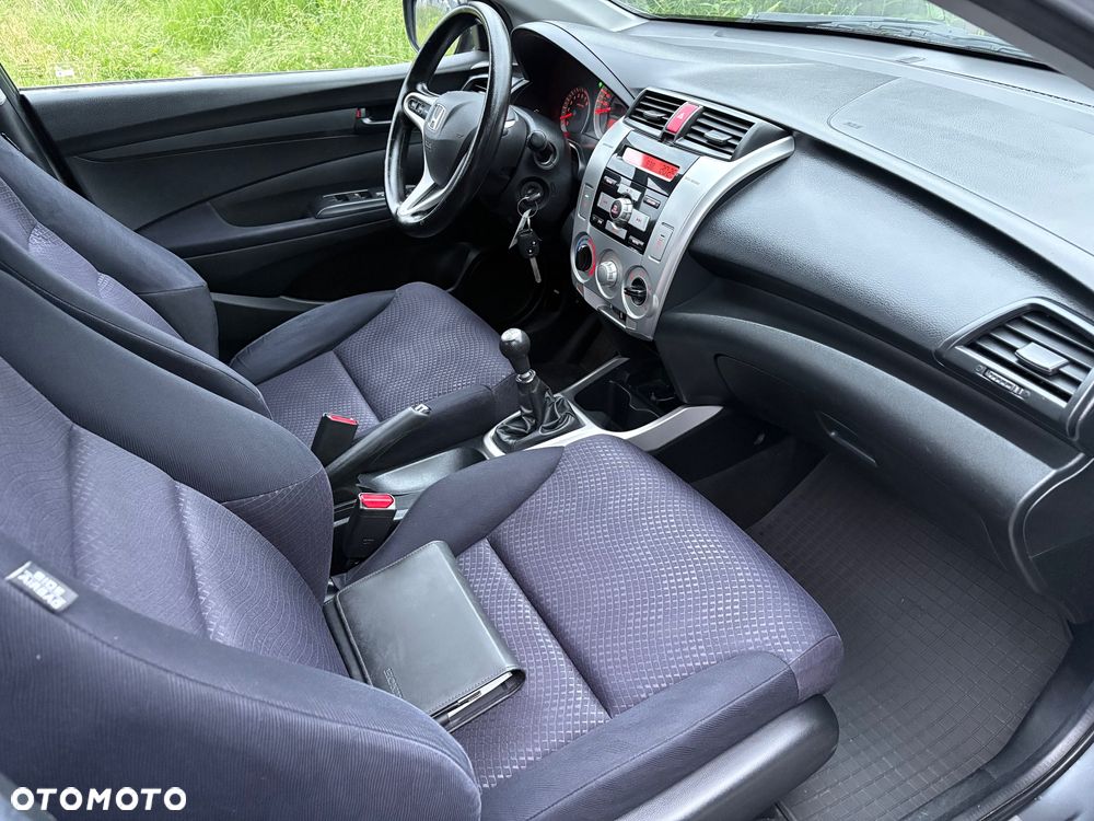 Honda City 1.4 Elegance - 24