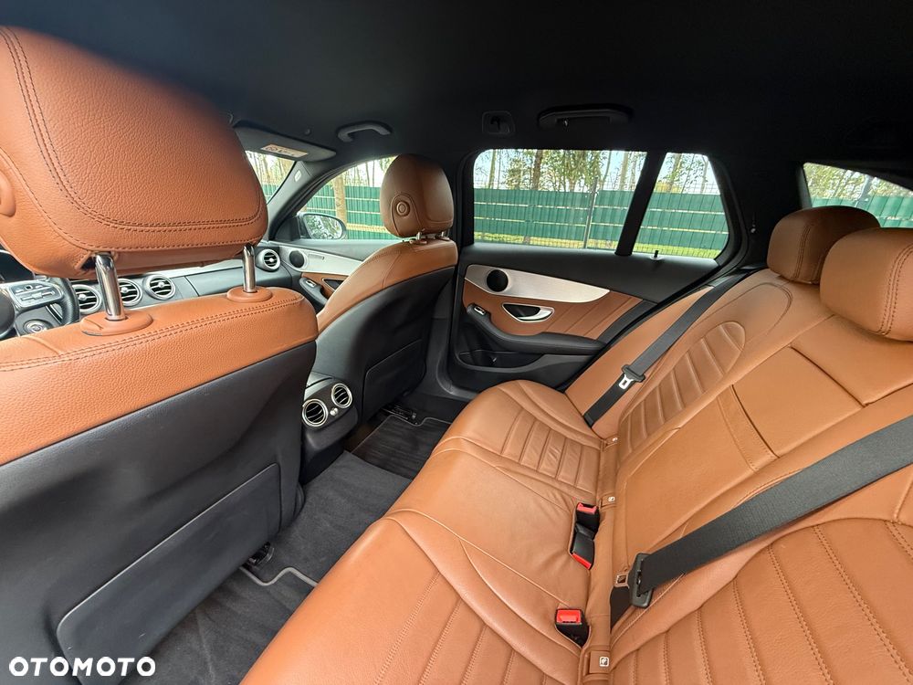 Mercedes-Benz Klasa C 200 9G-TRONIC AMG Line - 10