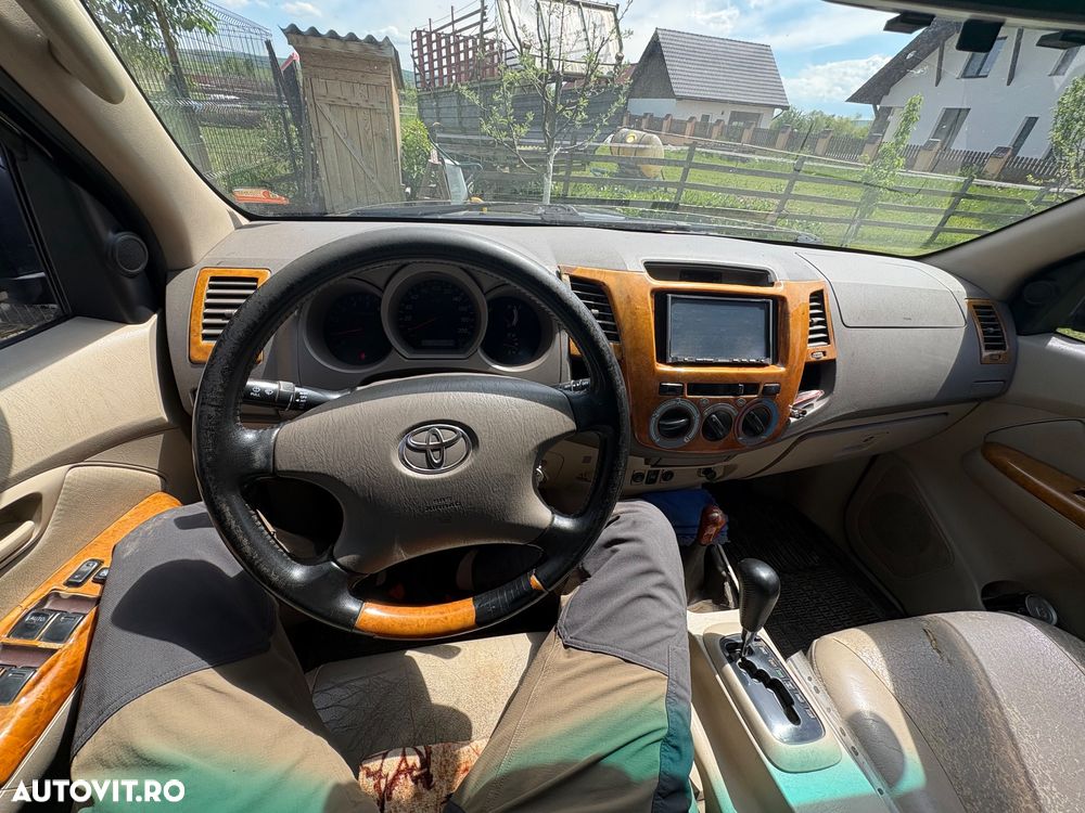 Toyota Hilux - 7