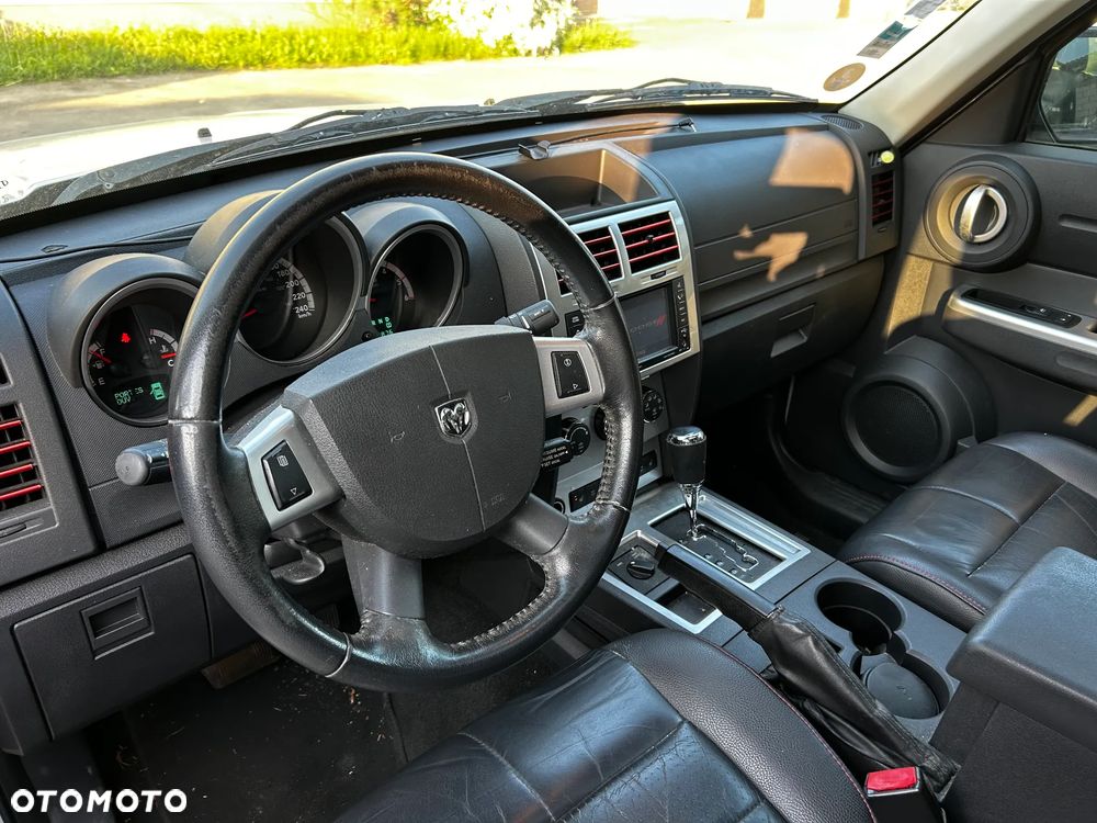 Dodge Nitro - 19