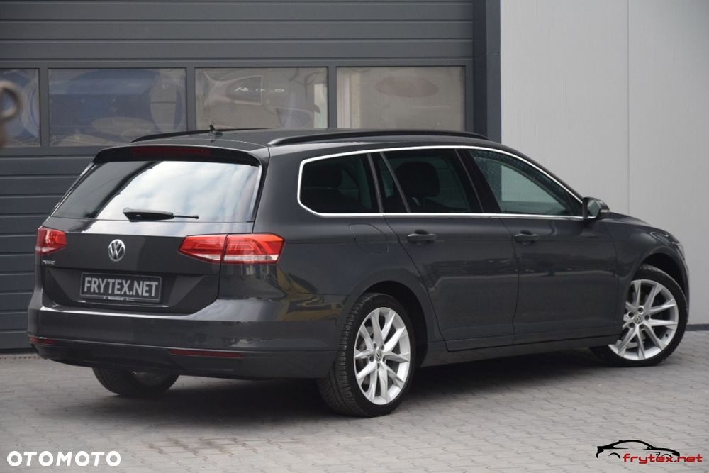Volkswagen Passat - 11