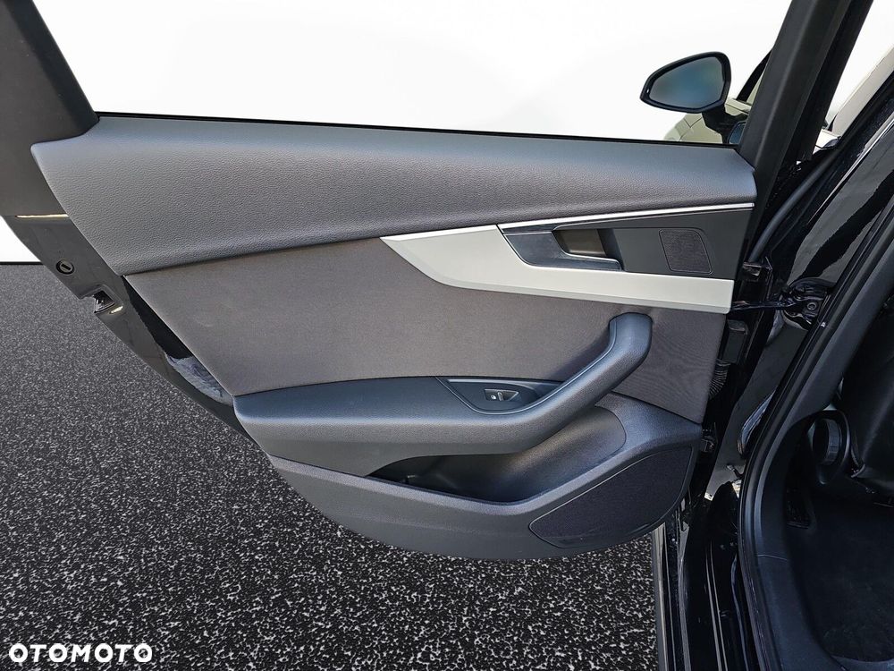 Audi A4 Limousine - 28