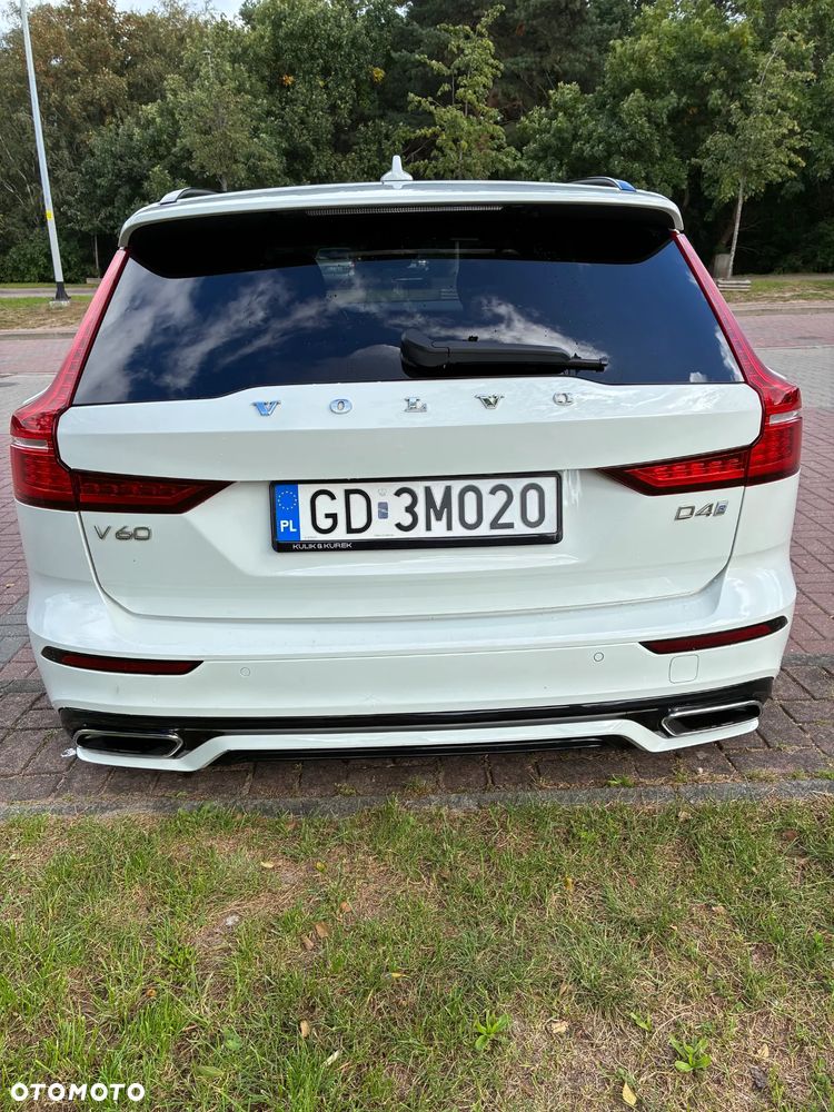 Volvo V60 D4 Geartronic R-Design - 9