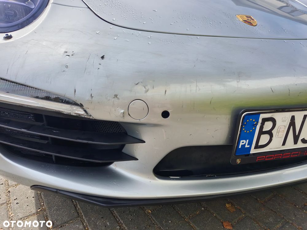 Porsche 911 Carrera 4 PDK - 25