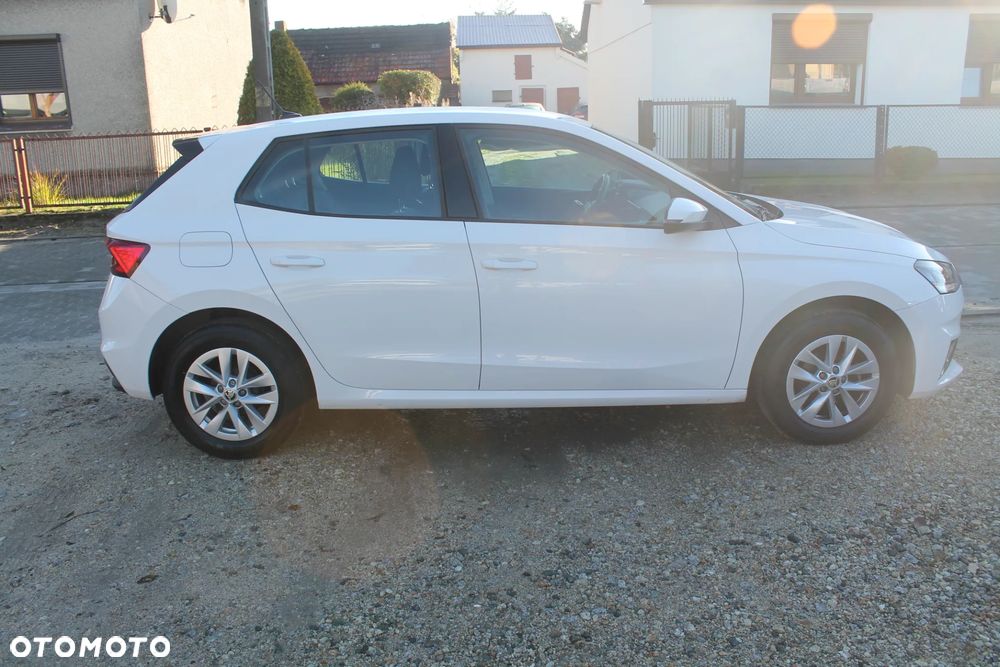 Skoda Fabia 2023 photo 4