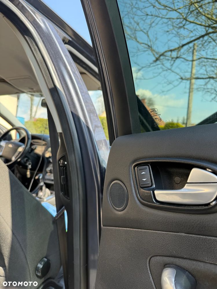 Ford Mondeo 1.8 TDCi Ghia X - 27