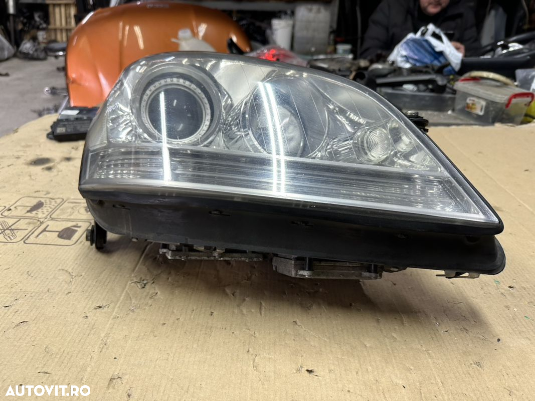 Far dreapta xenon complet MERCEDES ML W164 an 2004-2009, fara defecte - 3