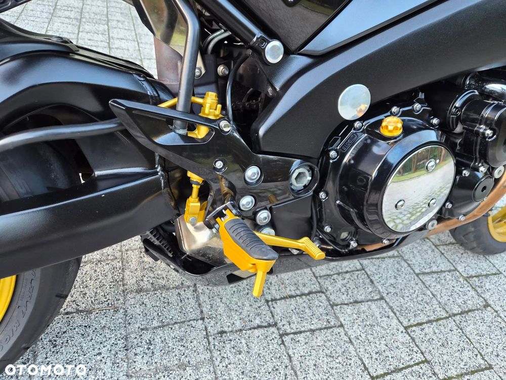Suzuki GSX - 25