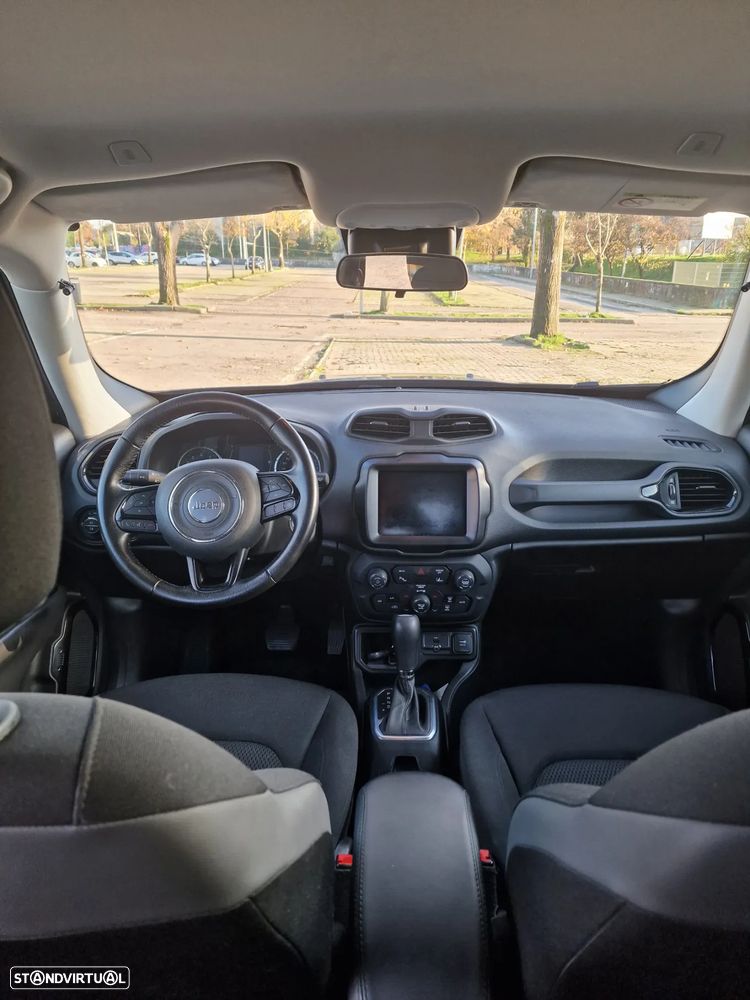 Jeep Renegade 1.3 T Night Eagle DCT - 12