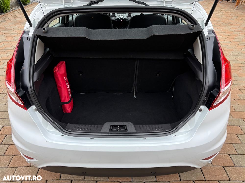Ford Fiesta 1.6 TDCi DPF Titanium - 17