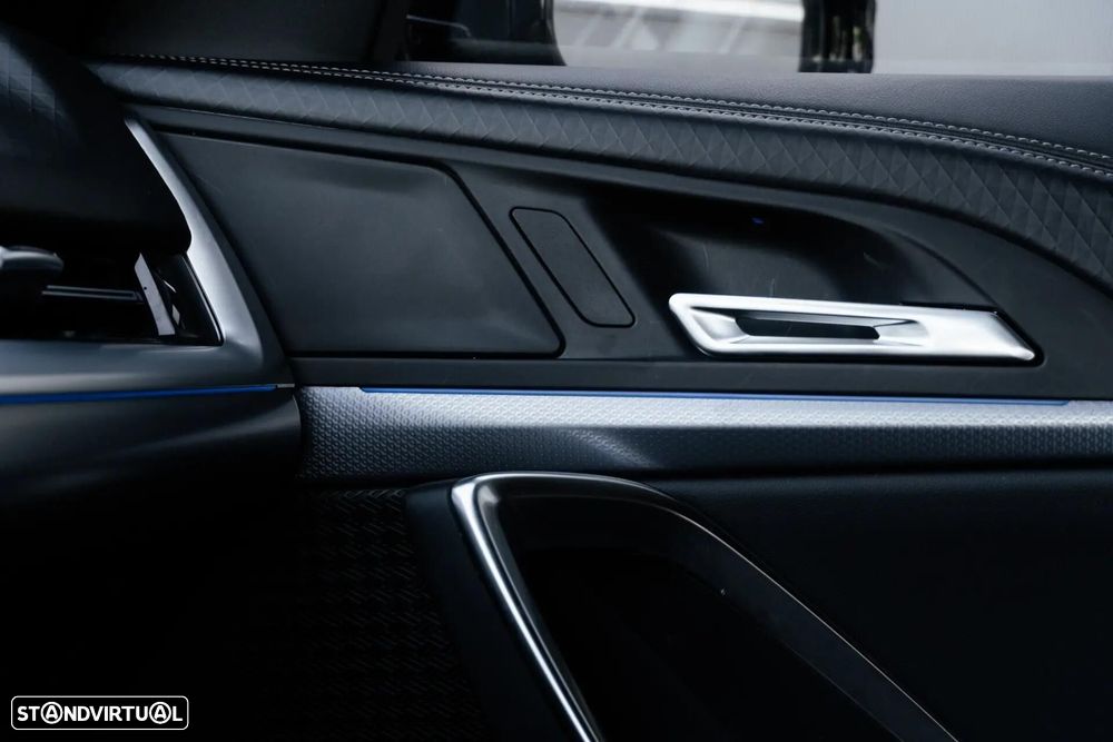 BMW iX2 eDrive20 Pack Desportivo M Pro - 37