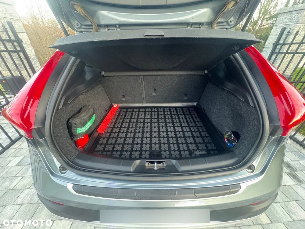 Volvo V40 Cross Country T4 AWD Drive-E Momentum - 24