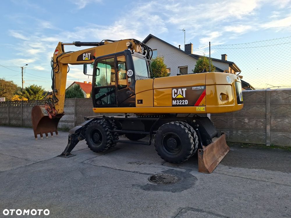 Caterpillar CAT M 322 D - 4