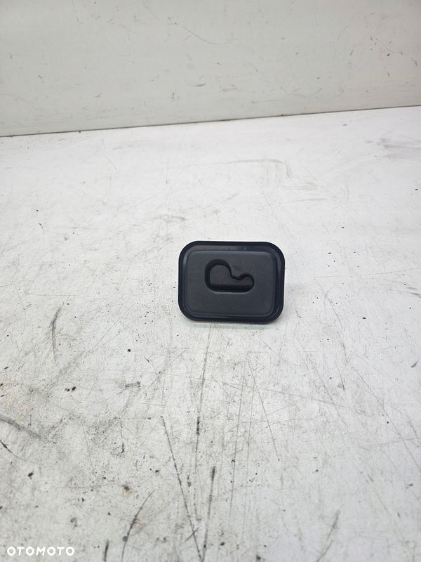 UCHWYT SIATKI BAGAŻNIKA AUDI A6 C7 4G9861736