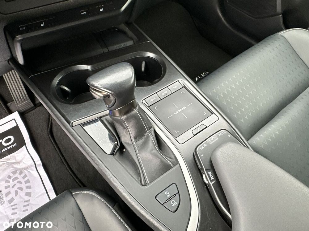 Lexus UX 200 GPF F Impression 2WD - 21