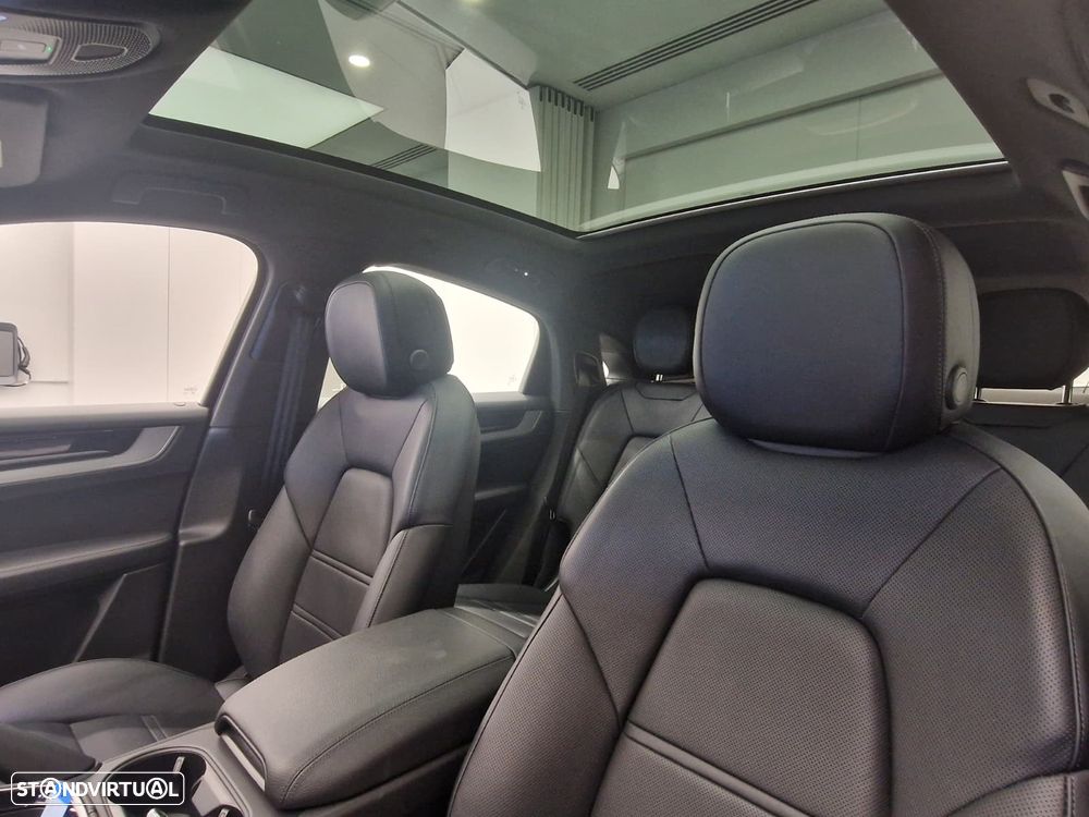 Porsche Cayenne Coupé E-Hybrid - 12