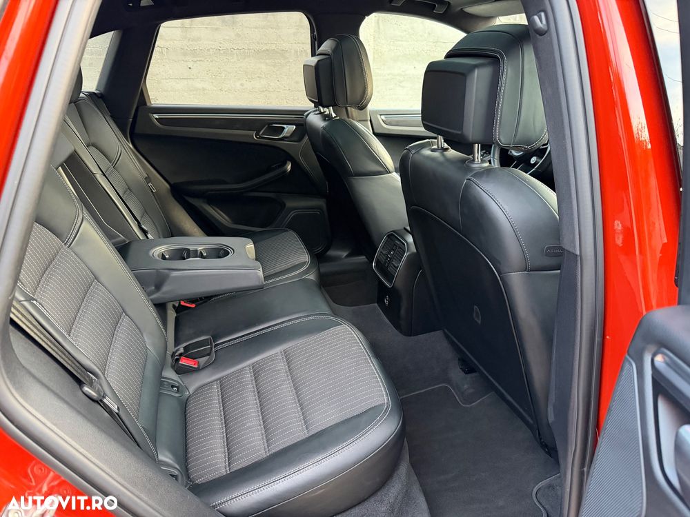 Porsche Macan T - 19