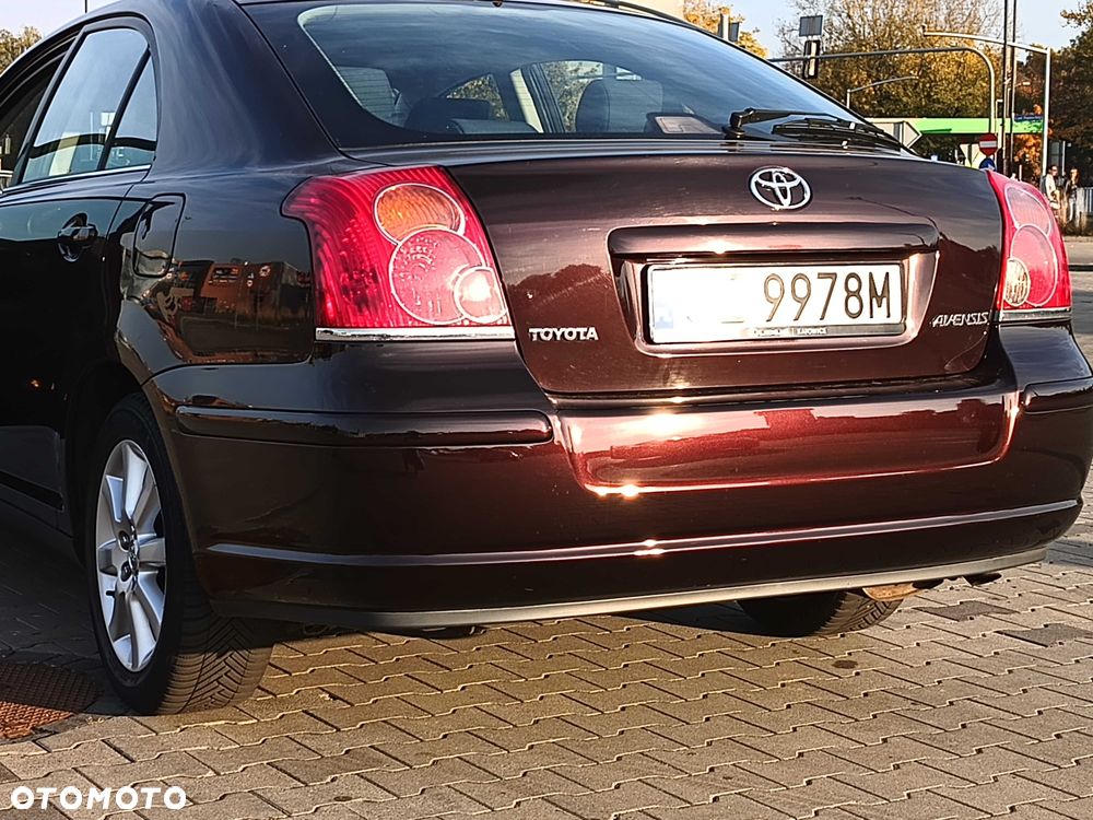 Toyota Avensis - 6